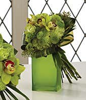 Bridesmaid bouquet with green roses and carnations